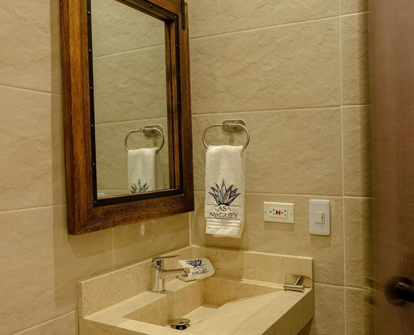 Oasis Colombomexicano En El Corazón De Сasa de vacaciones *
